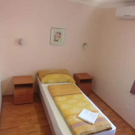 Anna Nocleg ze śniadaniem 2*